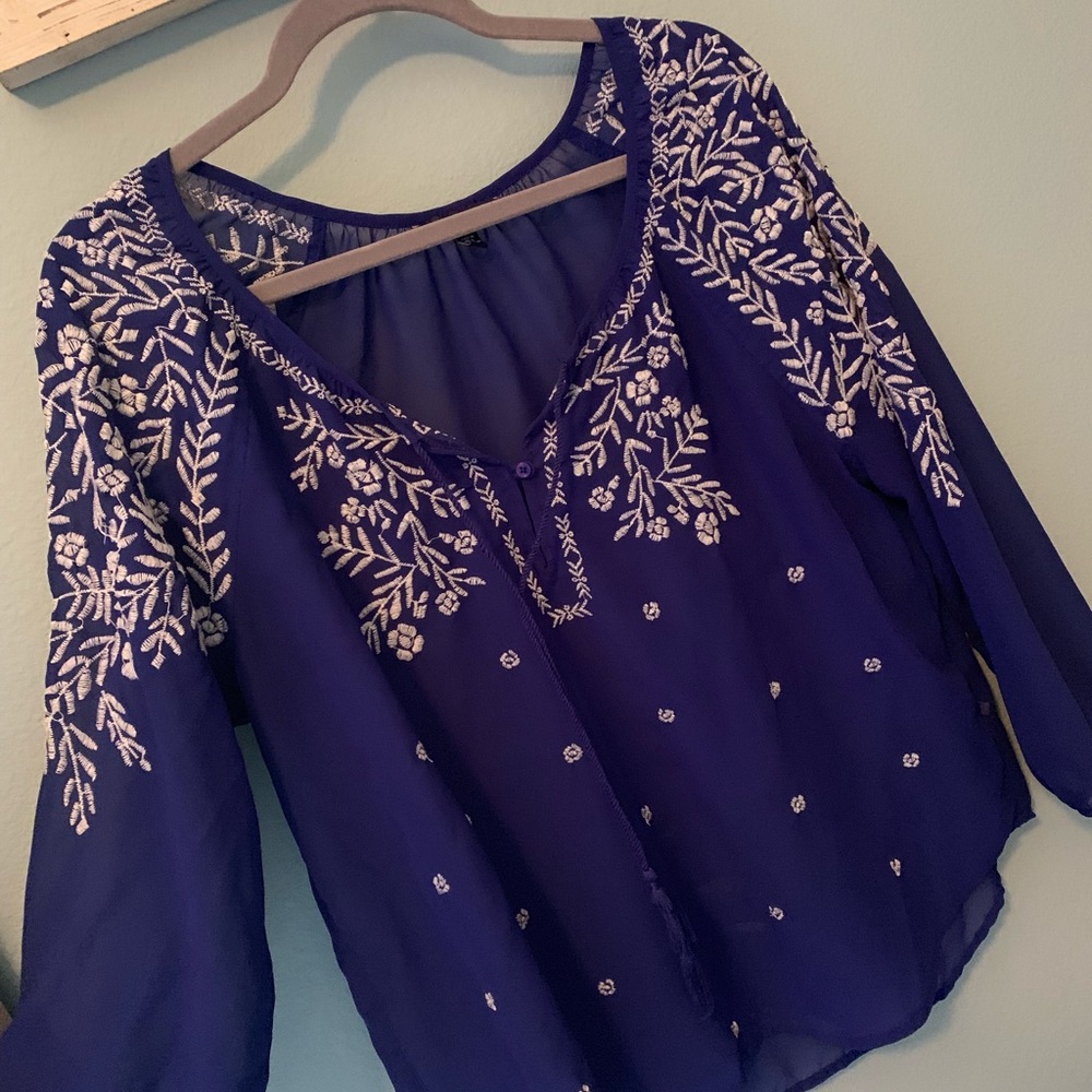 American Eagle top